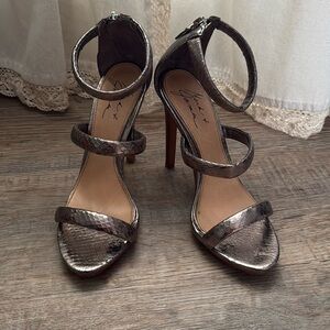 Badgley Mischka 5" heels. super hot. Leather sole.